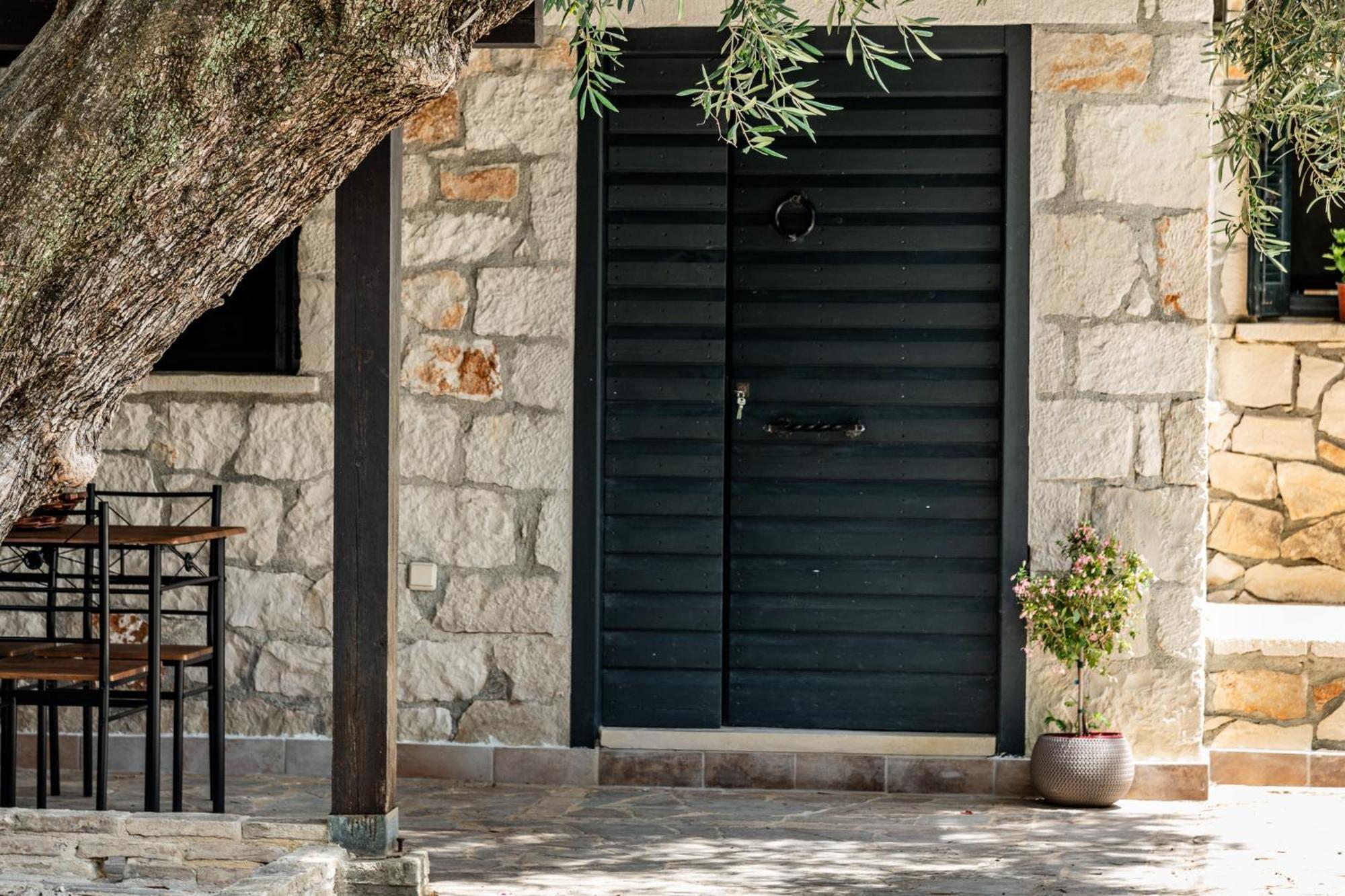 Orama Stone Apartments - Authentic Hospitality In A Historical Location, By Zantewize Kültér fotó