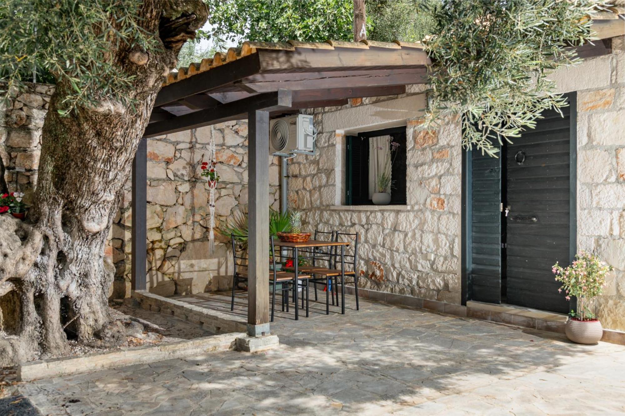 Orama Stone Apartments - Authentic Hospitality In A Historical Location, By Zantewize Kültér fotó